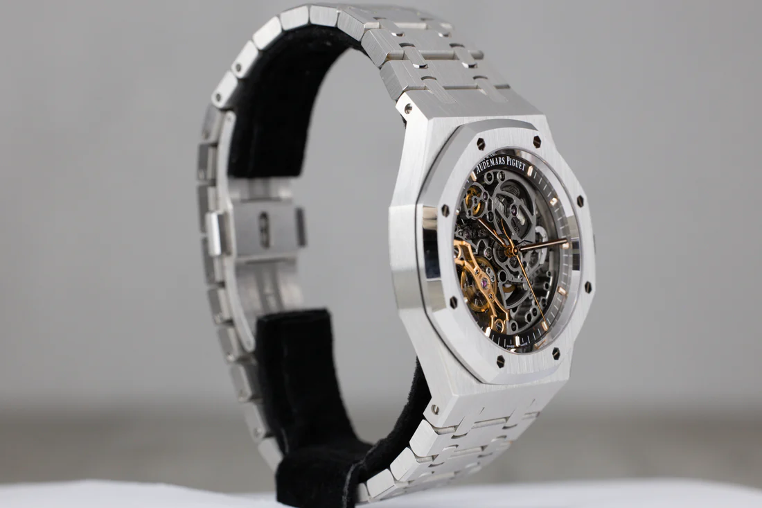 AP15407STRoyalOakStainlessSteelDoubleBalanceWheelOpenworkedDial2021_2022-4