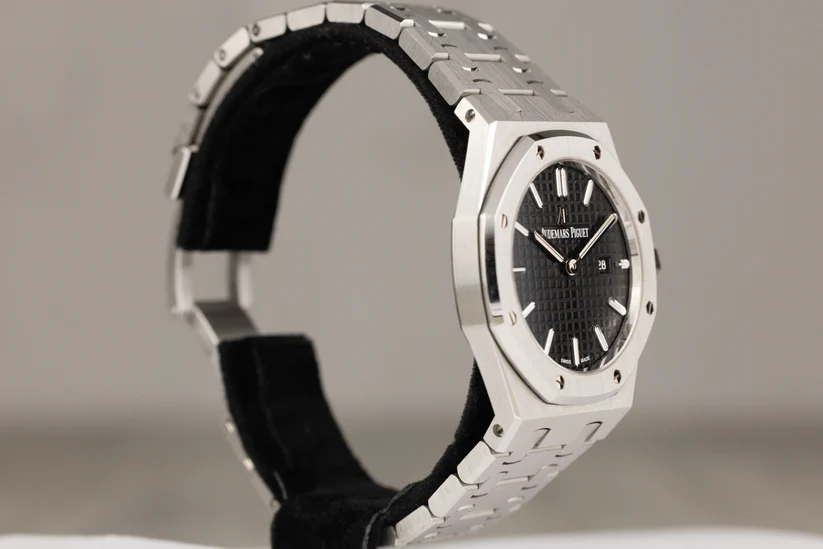 AP15450STRoyalOak37mmStainlessSteelBlackDialWatchOnly-4