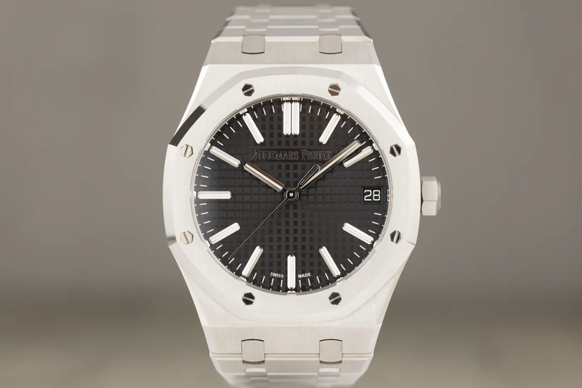 AP15510STRoyalOakSelfwindingStainlessSteelBlackDial-1
