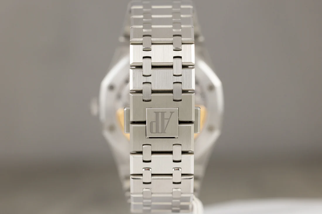 AP15510STRoyalOakSelfwindingStainlessSteelBlackDial-2