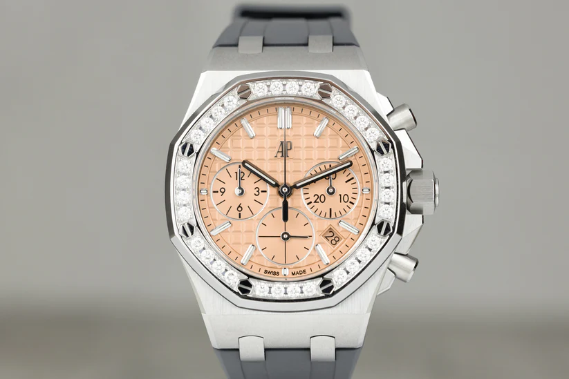 AP26231STRoyalOakOffshore37mmStainlessSteelDiamondBezelSalmonDial2024-1