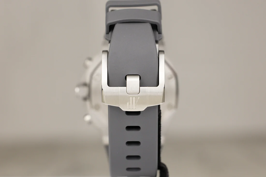 AP26231STRoyalOakOffshore37mmStainlessSteelDiamondBezelSalmonDial2024-2