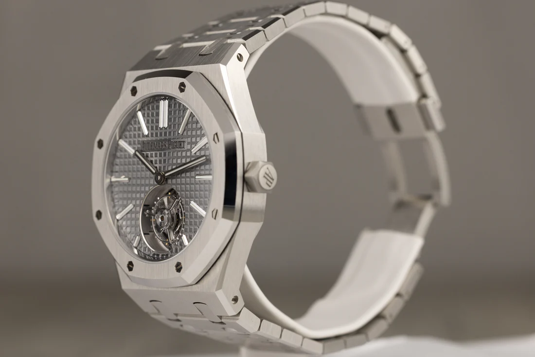 AP26530TIRoyalOakSelfwindingFlyingTourbillonTitaniumGreyDial-3