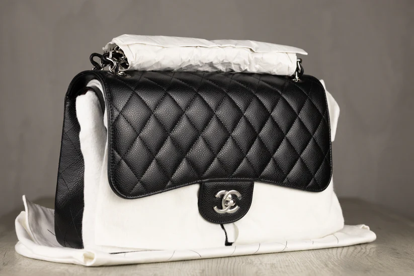 ChanelA58600Y0186494305JumboClassicDoubleFlapBaginBlackQuiltedCaviarLeatherwithSilver-ToneHardware30cmx20cmx10cm-4