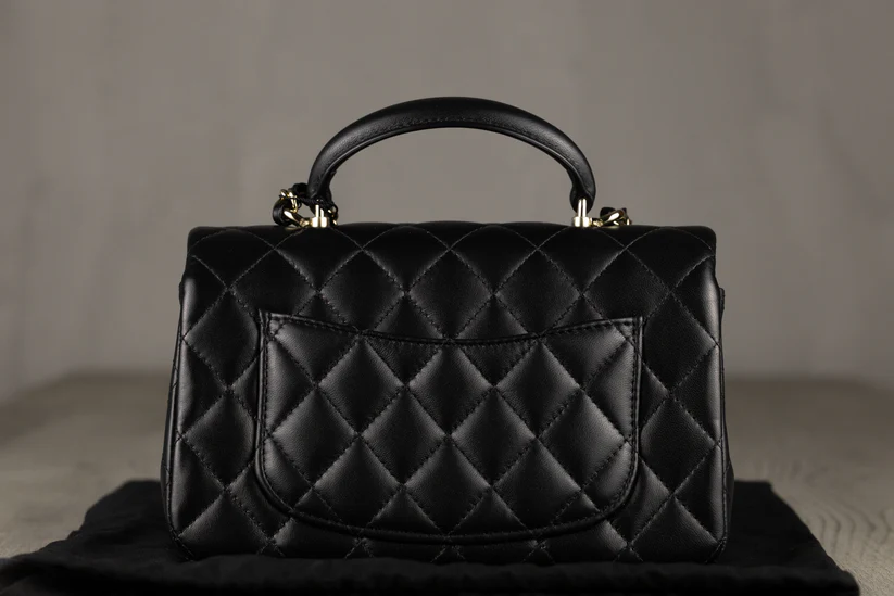 ChanelAS2431B0666094305MiniCocoFlapBagwithTopHandleinBlackQuiltedLambskinLeather_Gold-ToneHardware21cmx15cmx10cm-2