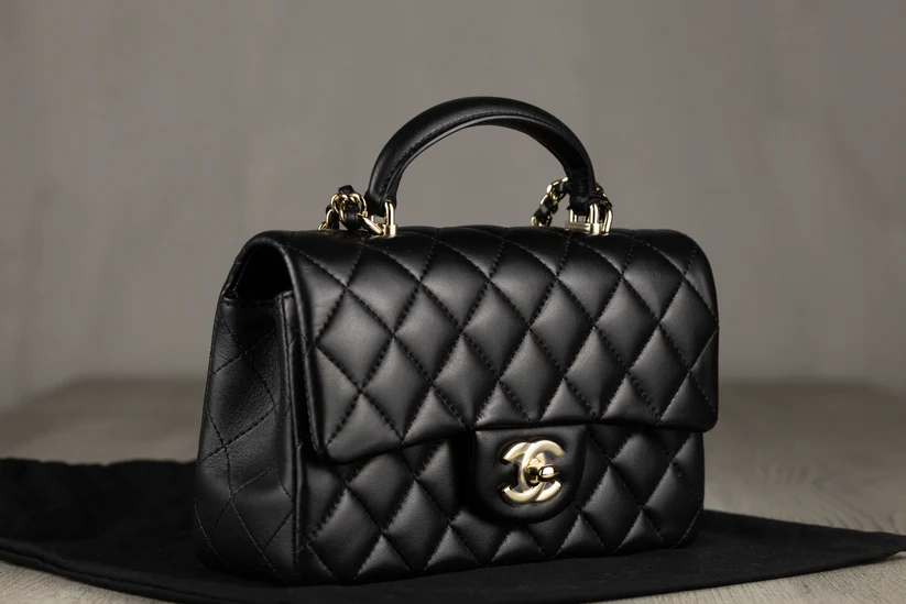 ChanelAS2431B0666094305MiniCocoFlapBagwithTopHandleinBlackQuiltedLambskinLeather_Gold-ToneHardware21cmx15cmx10cm-4