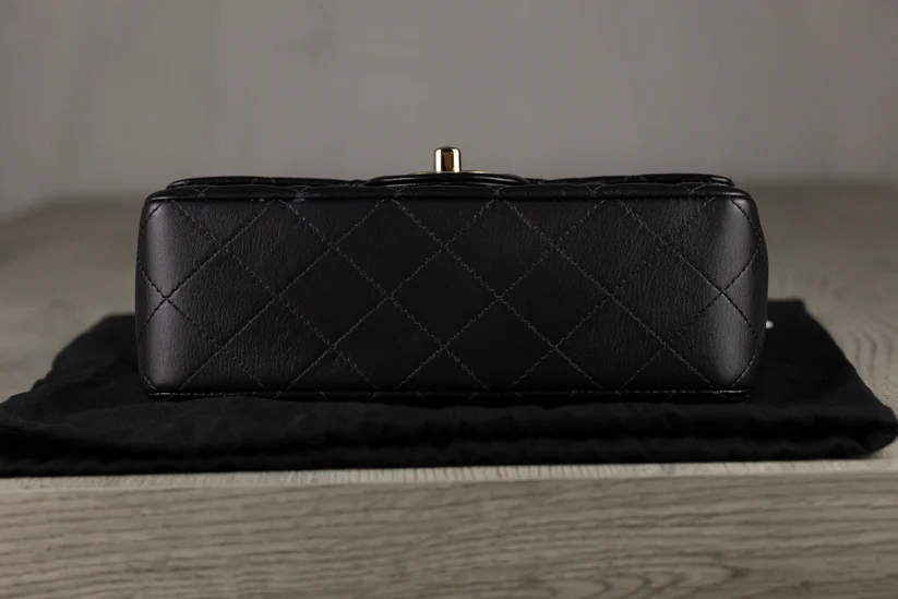 ChanelAS2431B0666094305MiniCocoFlapBagwithTopHandleinBlackQuiltedLambskinLeather_Gold-ToneHardware21cmx15cmx10cm-5