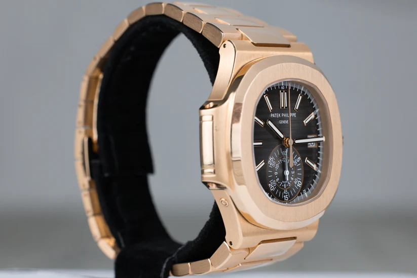 PatekPhilippe5980_1RNautilusChronographDate40.5mmBlackDialNewClasp2022-4