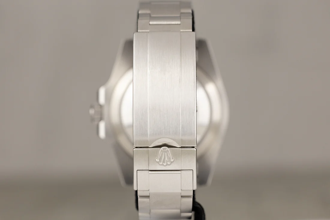 Rolex116610LVSubmariner_Hulk_StainlessSteelGreenDial2020-4