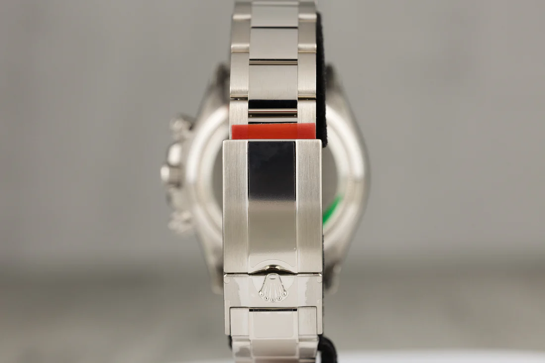 Rolex126579RBRDaytonaWhiteGoldDiamondBezelBlackMOPMotherofPearlDiamondDial2024-2