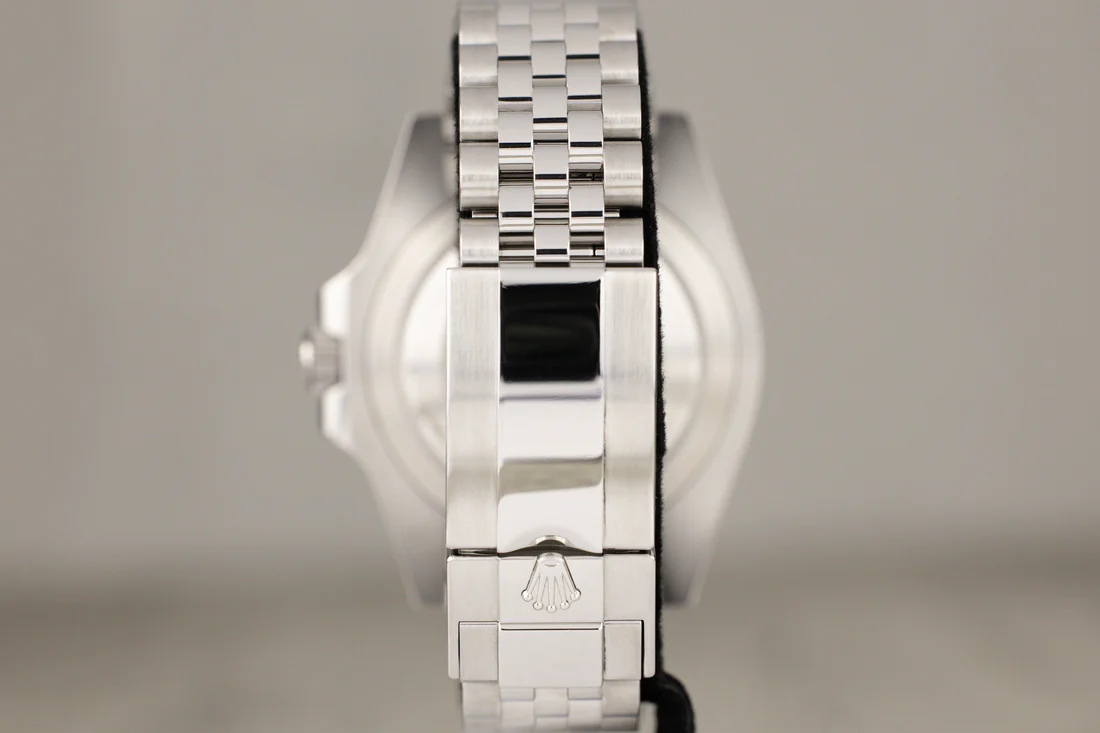 Rolex126710BLROGMT-MasterII_Pepsi_StainlessSteelJubileeBraceletBlackDial2019-2