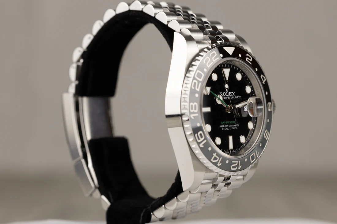 Rolex126710GRNRGMT-MasterII_BruceWayne_StainlessSteelJubileeBraceletBlackDial2024-4